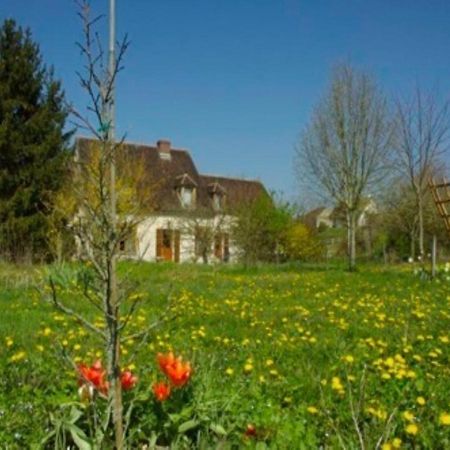 Chambres d'Hôtes Les Pierries Vézannes Exterior foto